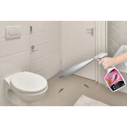 Anwendung des Silberfischchen Sprays im Badezimmer